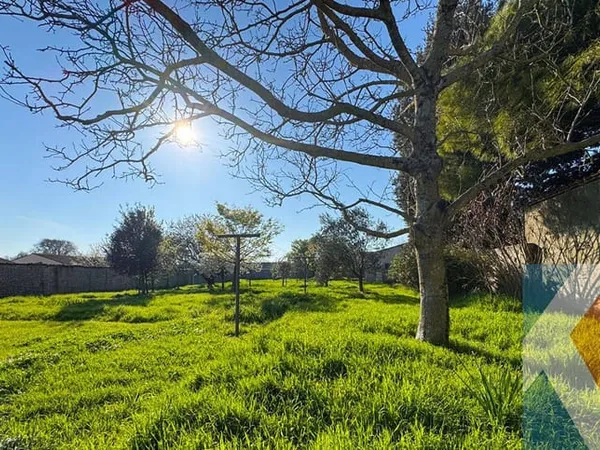 Terrain constructible 1274 m²