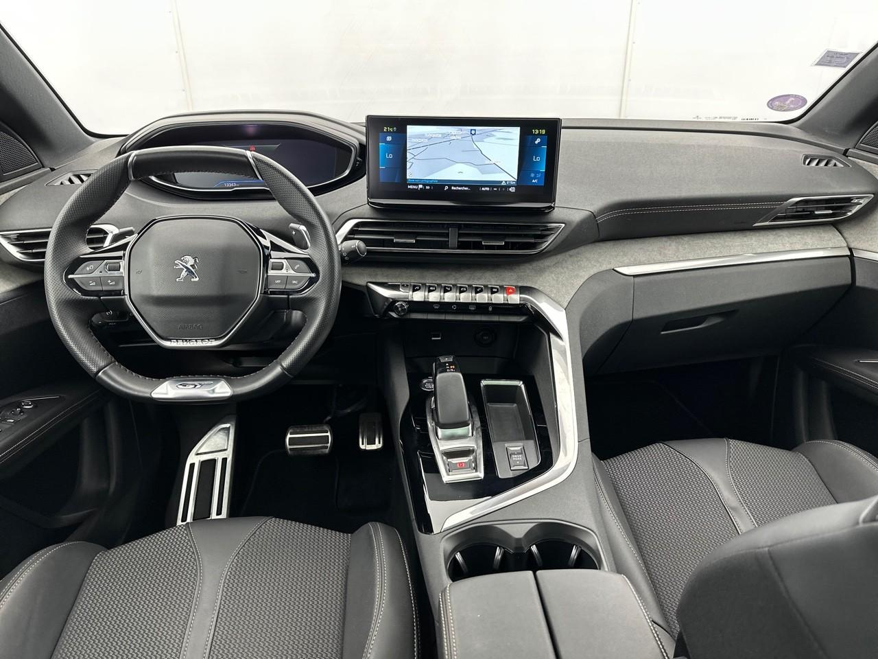 Peugeot 3008 hybrid 225 e-eat8 gt — photo 11