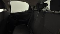 Toyota Yaris 116h Design 5p MY22 — photo 13