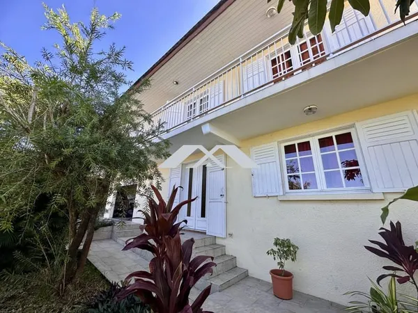 Villa de charme aux inspirations orientales et créoles — Vue