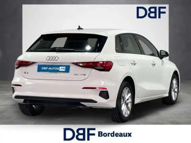 Audi A3 30 tfsi 110 — photo 5