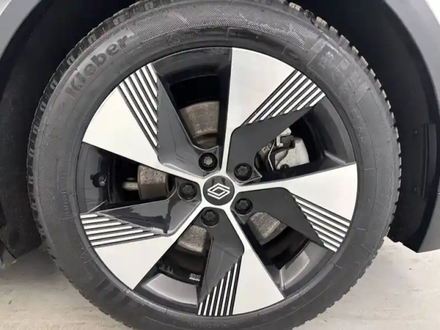 Renault Megane e-tech ev40 130ch standard charge — photo 30