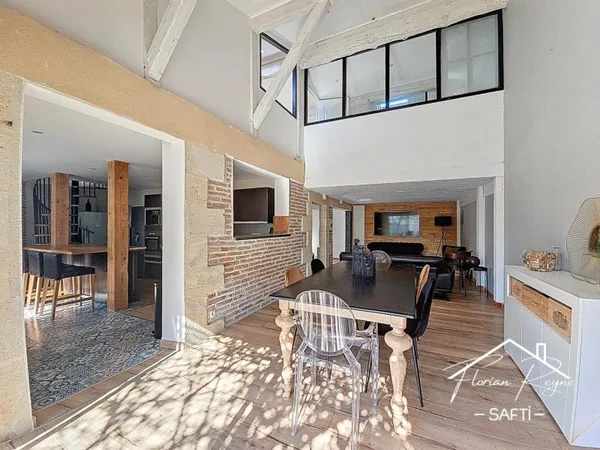 Belle maison en pierre proches des commodités.