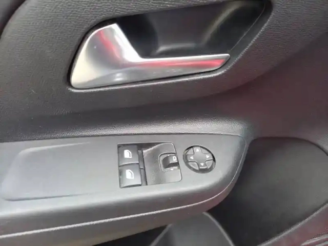 Opel Corsa electrique 136 ch &amp; batterie 50 kwh — photo 18