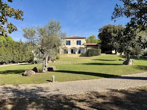 Villa 331 m²