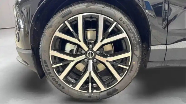 Volvo Ex30 p5 long range 272 ch — photo 10