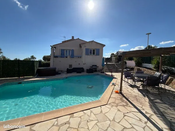 La Bouverie - Superbe villa au calme absolu, vue dégagée, piscine & T2 indépendant