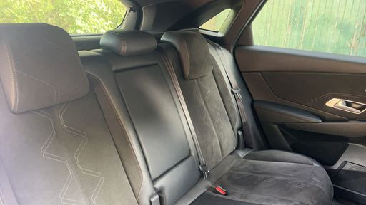 DS DS7 Crossback 1.5 BlueHDi 130 EAT8 - Performance Line – 2022 – 90761 km – Diesel – Boîte Automatique — photo 18