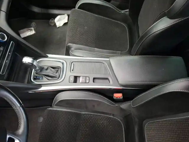 Renault Megane mégane iv berline blue dci 115 edc — photo 25