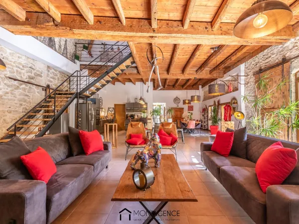 Maison 7 pièces 300 m²