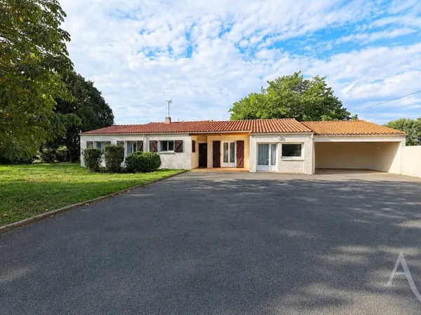 Maison de plain-pied 9 pièces 178 m²