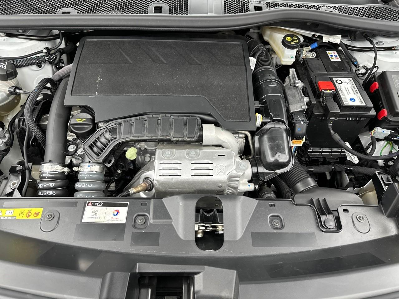 Peugeot 2008 puretech 130 s&s eat8 allure — photo 13