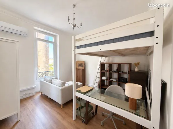 Chambre avec salon dans colocation