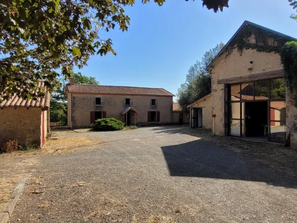 Vends maison de campagne - 175 m² - 8 pièces, 3 chambres - Aubigny 79390