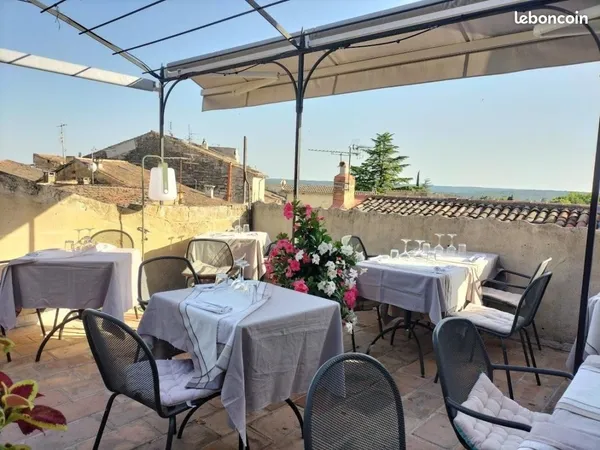 Commerce hôtel, restaurant Uzes