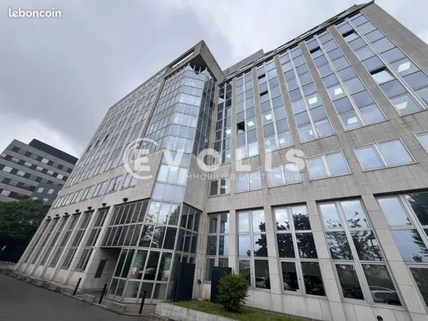 Bureau 130 m²