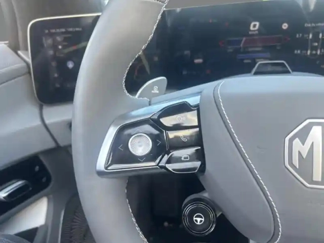 Mg Cyberster bev 250kw 2wd — photo 17
