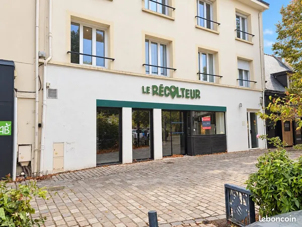 Local commercial emplacement N°1
