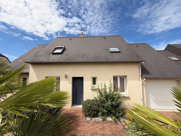 Maison lumineuse avec vue campagne  Saint-M'Hervé