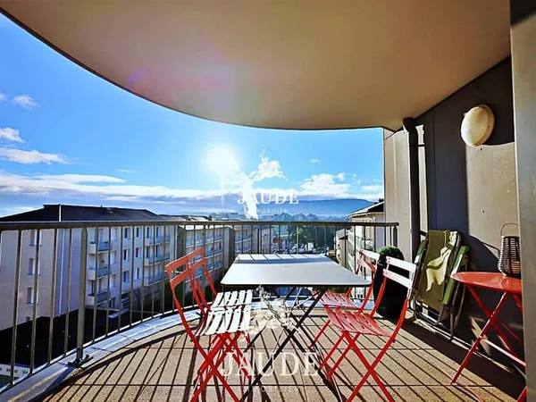 Appartement T3 meublé avec terrasse, garage et cave Idéal
