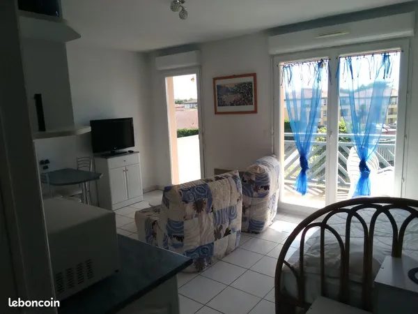 Studio meublé loué à l'année
