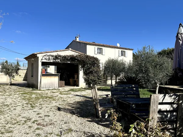 A VISITER SUR CAVAILLON, EN CAMPAGNE MAISON DE 118 M2 + APPARTEMENT DE 60 M2 + DEPENDANCE SUR TERRAI