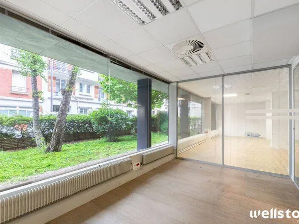 Bureaux 571 m²