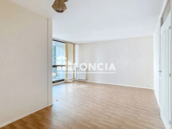 Appartement 3 chambres avec grand balcon