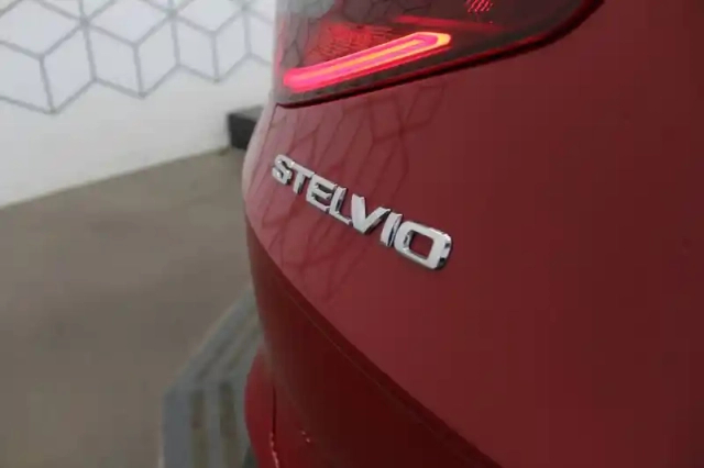 Alfa Romeo Stelvio 2.2 190 ch q4 at8 — photo 10