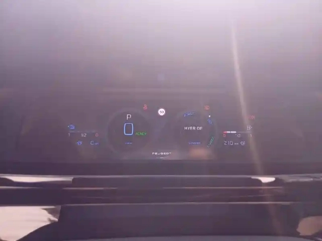 Peugeot 408 plug-in hybrid 240 ch e-dcs7 — photo 10