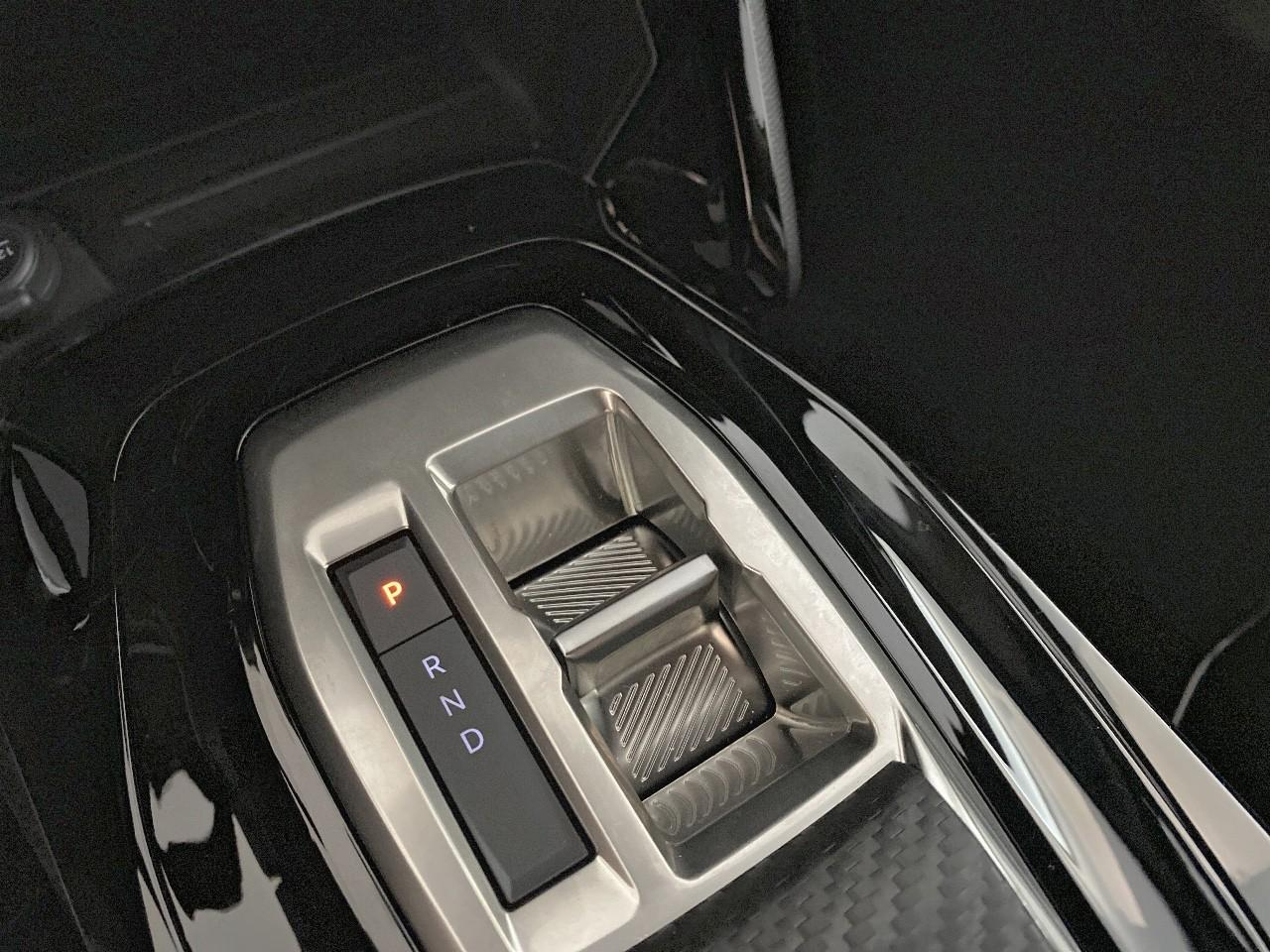Peugeot 2008 hybrid 145 ch e-dcs6 allure — photo 15