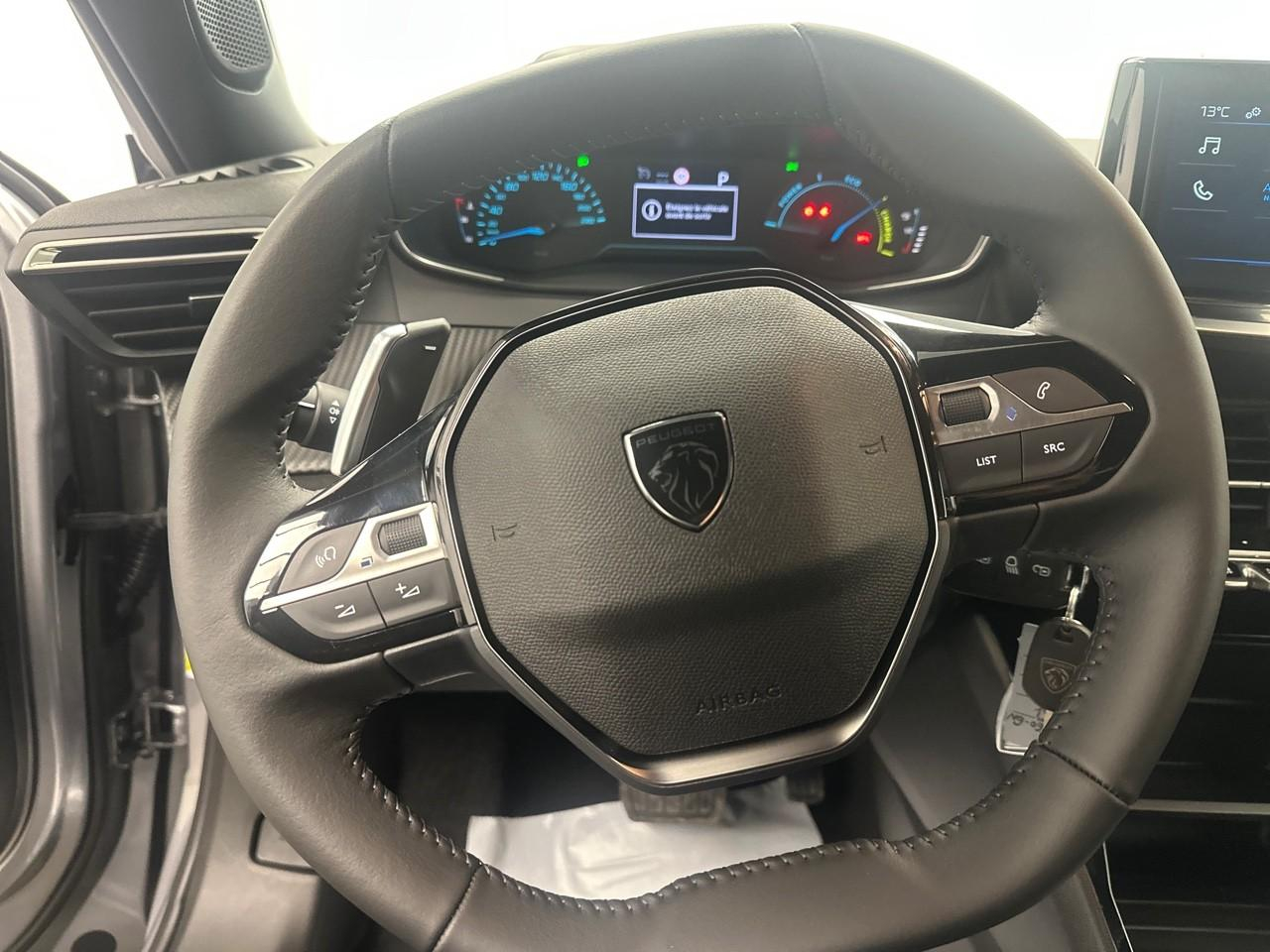 Peugeot 2008 hybrid 145 ch e-dcs6 style — photo 17