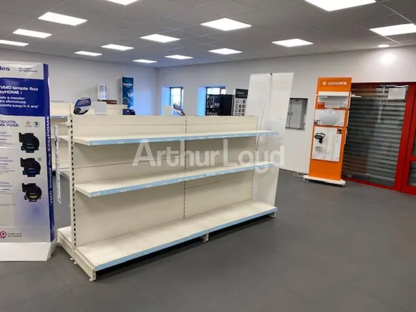 Local d'activité 790 m²