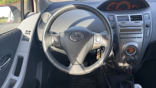Toyota Yaris 1.0 VVT-i 69 - Confort Pack – 2011 – 83603 km – Essence – Boîte Manuelle — photo 31