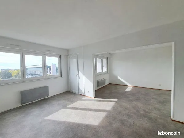 Beau logement rénové avec vue