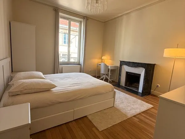 Chambre meublée en colocation - centre de Nancy
