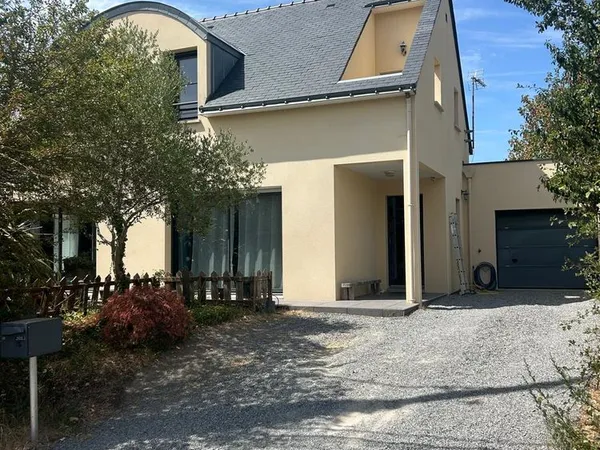 Maison contemporaine lumineuse de 136 m2