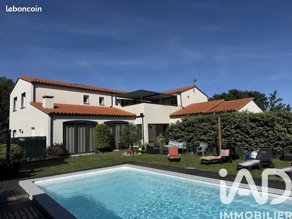Maison 14 pièces 364 m²