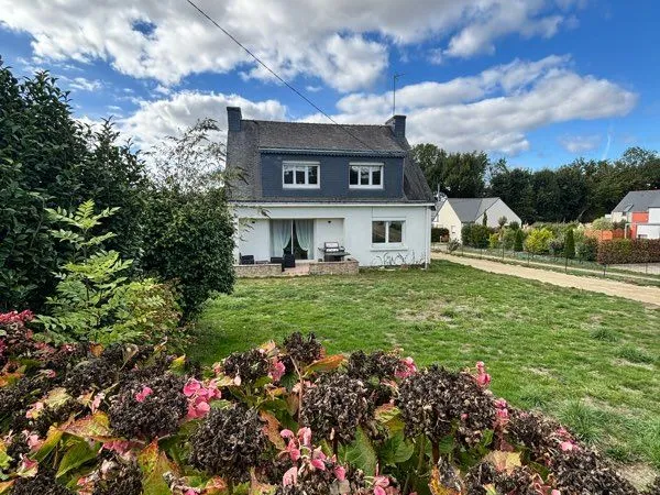 Maison 109 m² - 4 chambres - terrain 1 000 m² - Locoal-Mendon