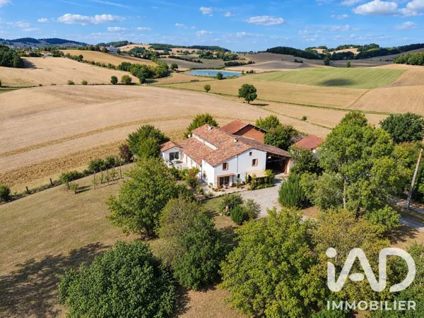 Maison 10 pièces 277 m²