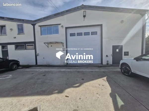Local 500 m² Le Pin