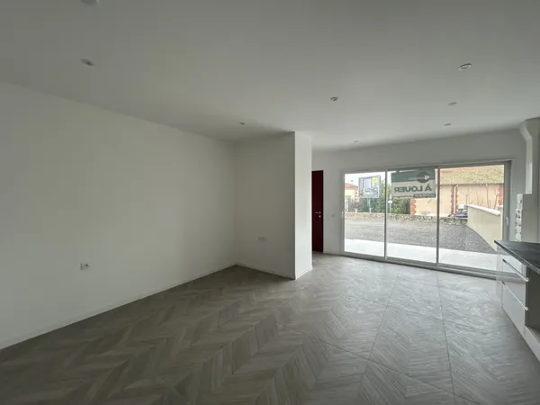 Bel F2 de 48.89m² avec terrasse et place de parking privative
