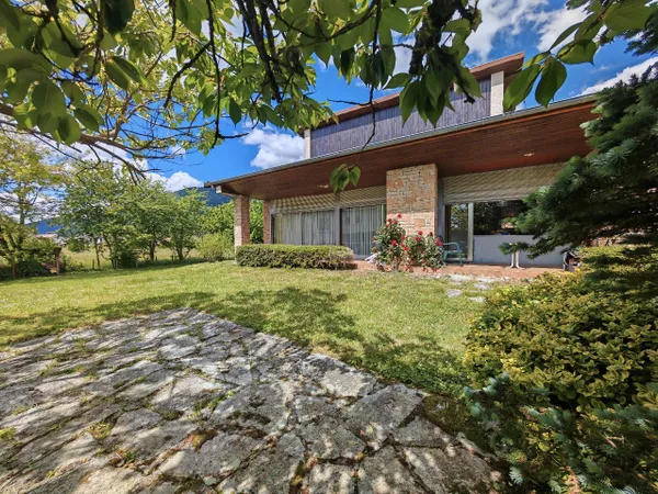 Maison 8 pièces 192 m²