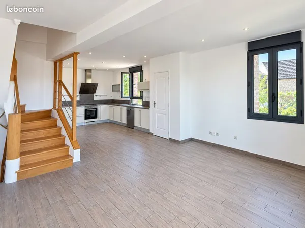 T3 triplex refait à neuf - 79 m² / 112 m² au sol - Martot