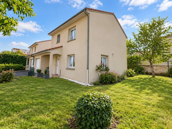 MAISON 5 Pièces avec JARDIN et Garage