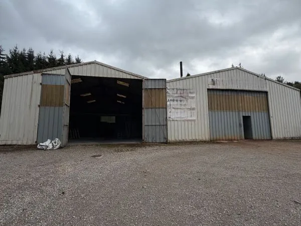 Local 478 m² SAINT LAURENT SUR GORRE