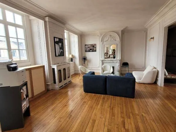 Appartement 4 pièces 220 m²