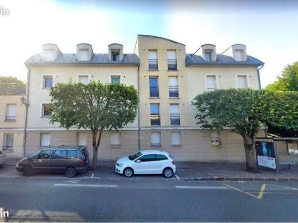 Location studio meublé + parking en sous sol