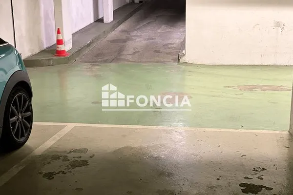 Parking 13 m²
