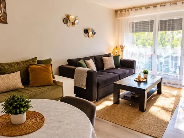 À louer - Appartement T2 de 49 m² avec loggia, cave et ascenseur - Montbéliard